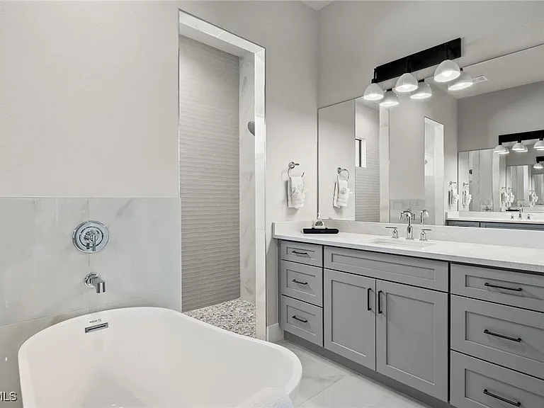 5240 Tower Dr — Photo 26