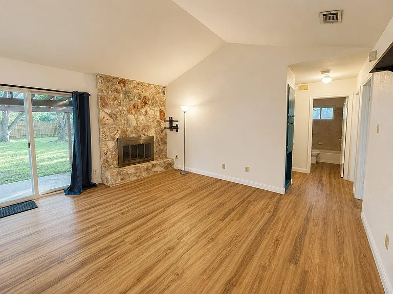 5802 Brook Valley Dr — Photo 3