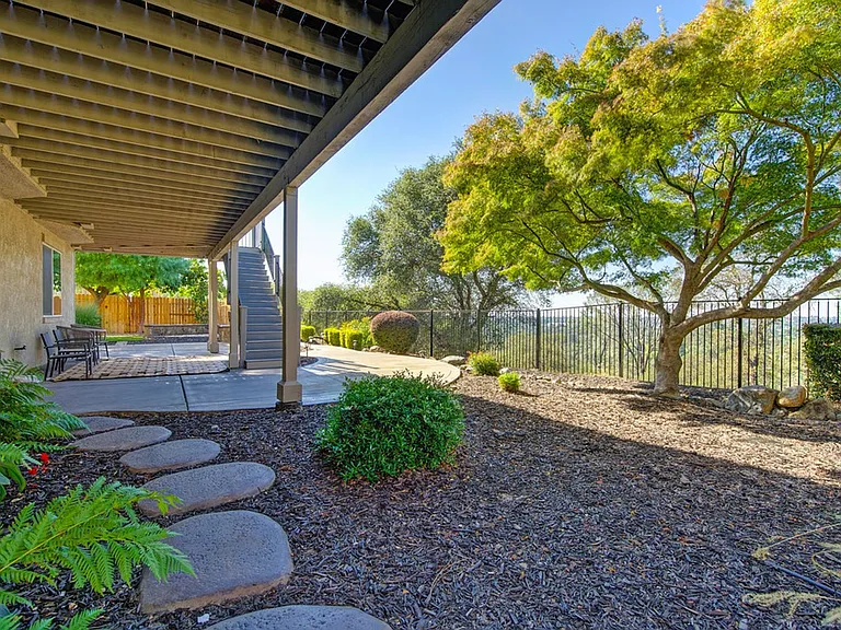 7029 Pembroke Way — Photo 109