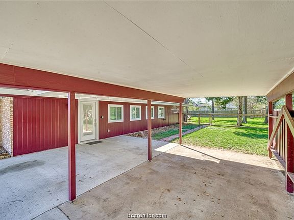 5th image of 304 Glade St