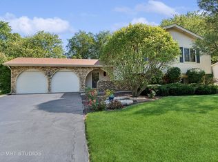 303 Warwick Dr, Naperville, IL 60565
