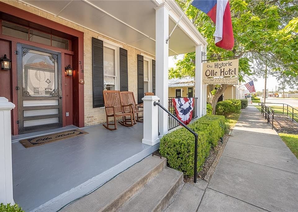 218 S Market St, Flatonia, TX 78941 MLS 7196935 Zillow