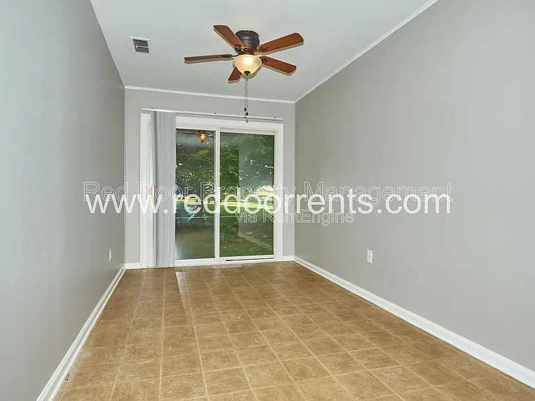 385 W Hawthorne St — Photo 15