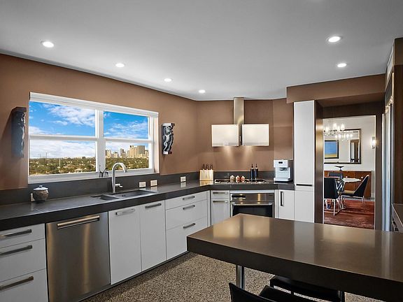 3rd image of 333 Sunset Drive #808