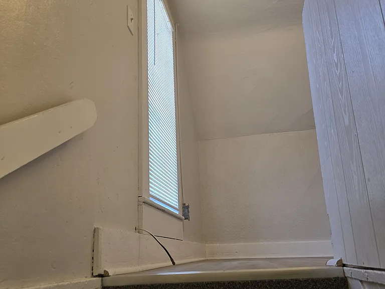 217 Crippen St #1 — Photo 12