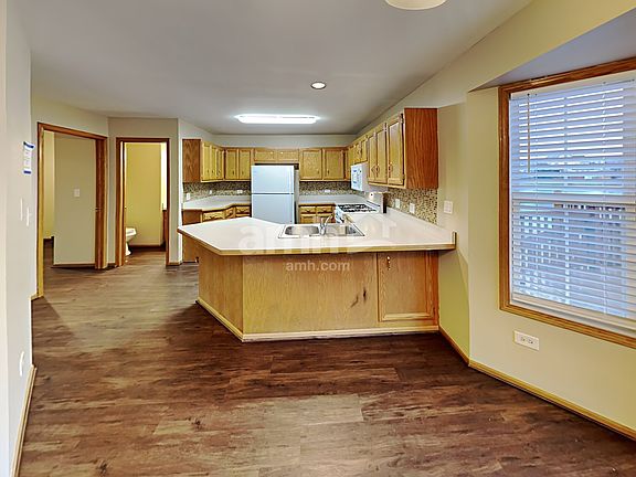 3rd image of 2615 Heritage Lake Dr
