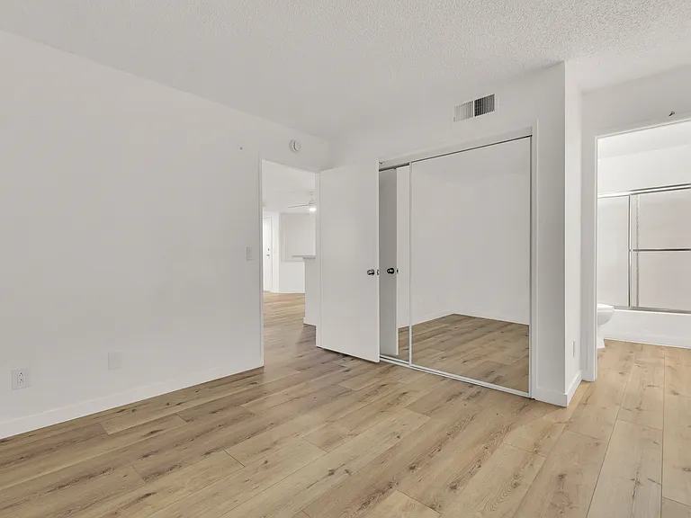22415 Del Valle St — Photo 16