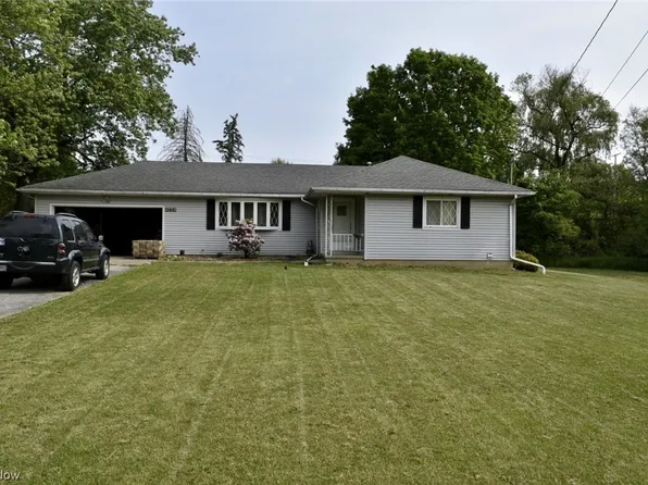 42124 Edward Cir, Columbiana, OH 44408