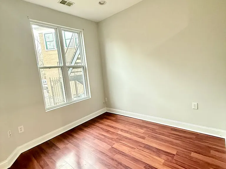 543 Florida Ave NW — Photo 3