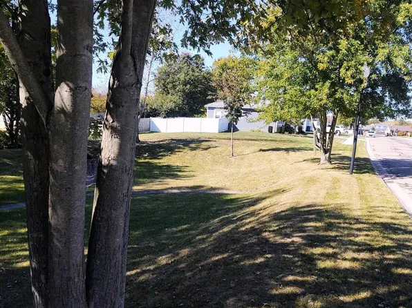 1256 Peggy Ln, Wilmington, OH 45177