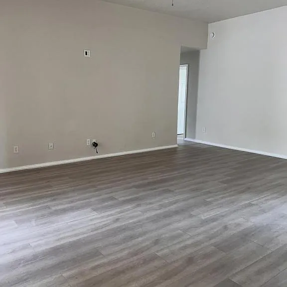 7410 Upland Bend Dr — Photo 2