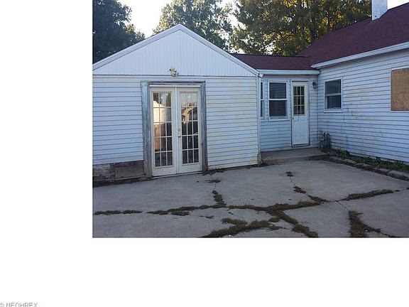 2nd image of 560 Jefferson Ave