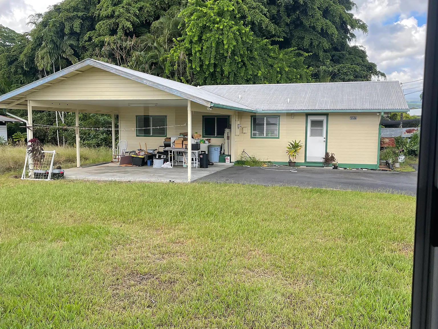 3 bed, 880 sqft, $2,100 — Photo 1