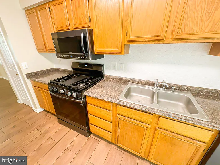 7218 Mahogany Dr #4 — Photo 8