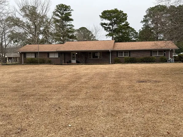 2680 Lakeview Cir, Millbrook, AL 36054