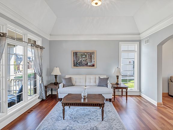 5th image of 710 Reserve Ct