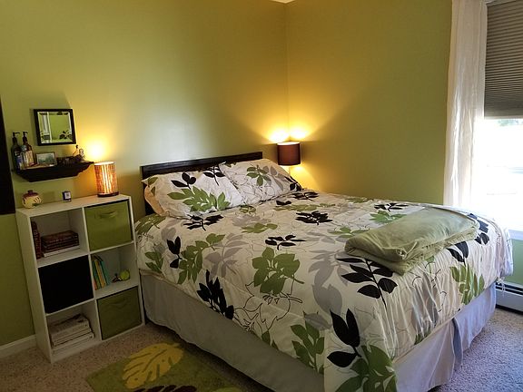 2nd Bedroom w/Queen bed