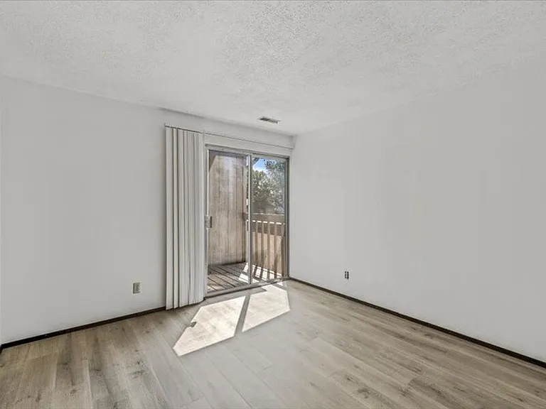 501 Wright Ave #1 — Photo 16