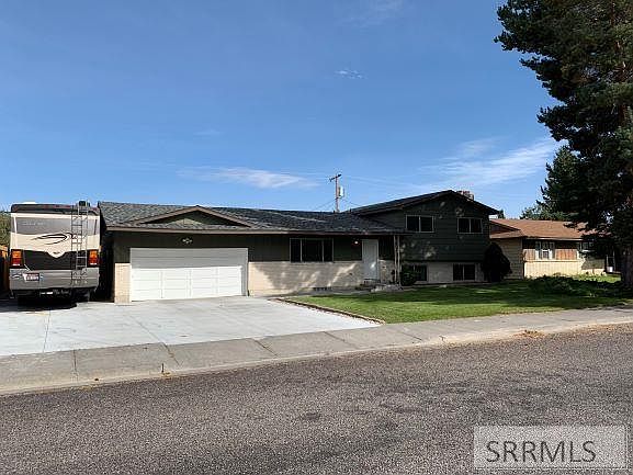 1st image of 1925 Tiffany Dr