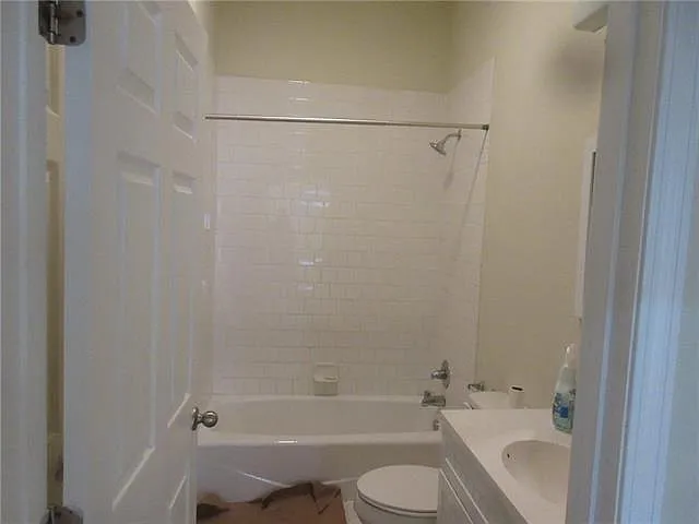 2 bed, 1.0 bath, 1000 sqft, $1,295 — Photo 4