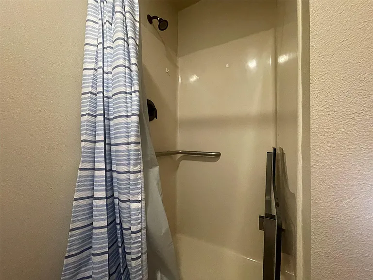 1104 Rorem Ave #3 — Photo 17