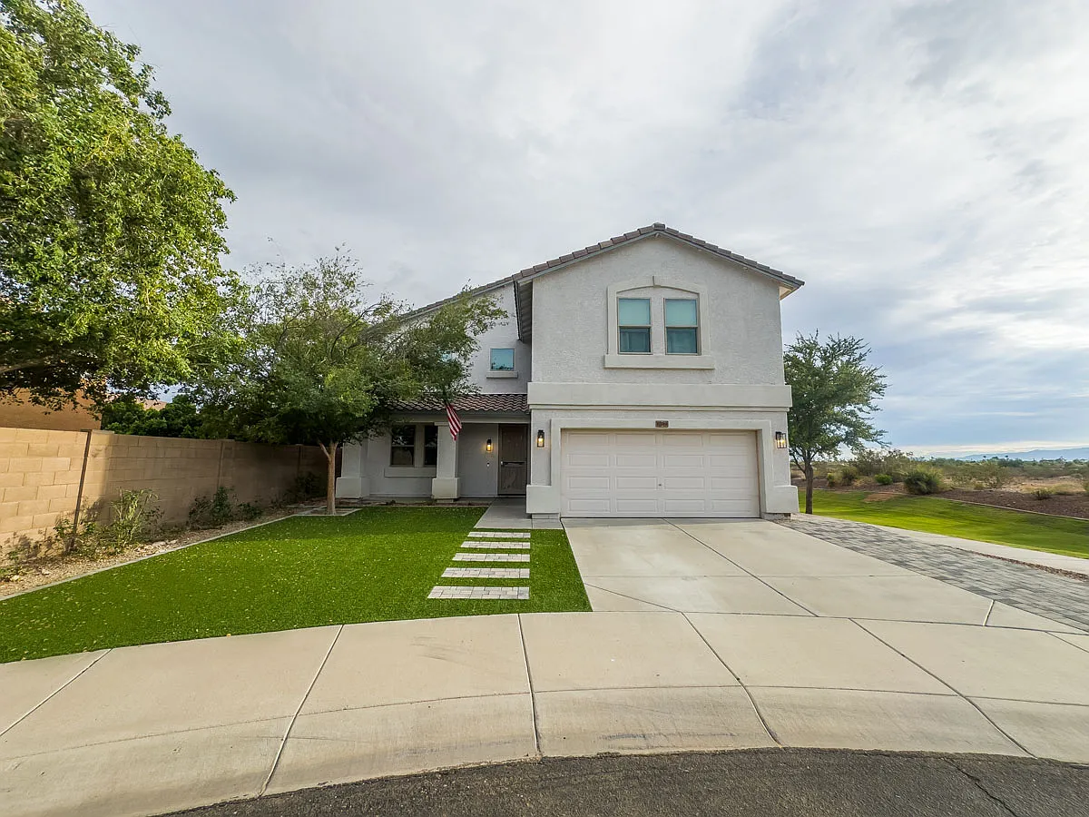 Spacious. Modern. Gorgeous. 4 Beds. 2.5 Baths. Upgrades! — Photo 3