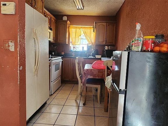 4th image of 320 Sterling Avenue