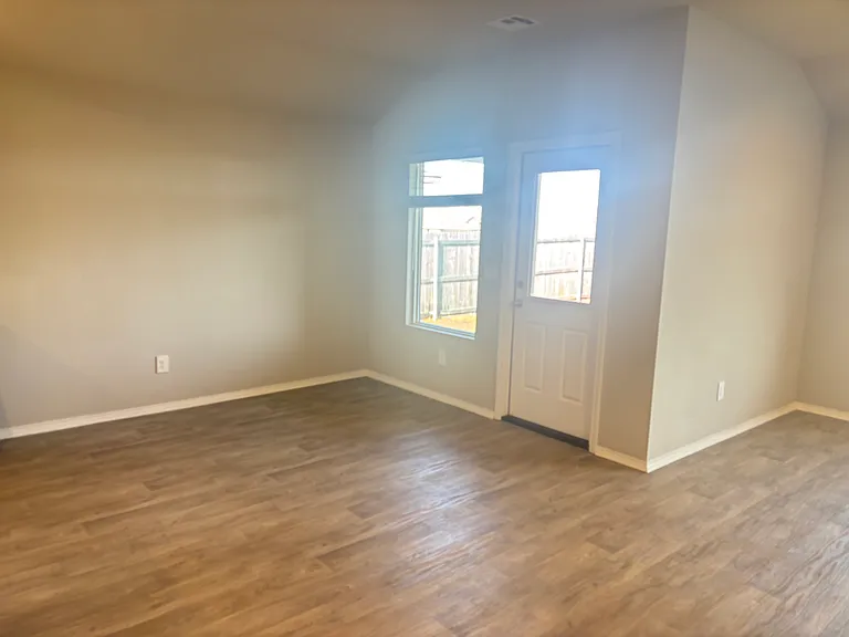 2524 Alice Way — Photo 16