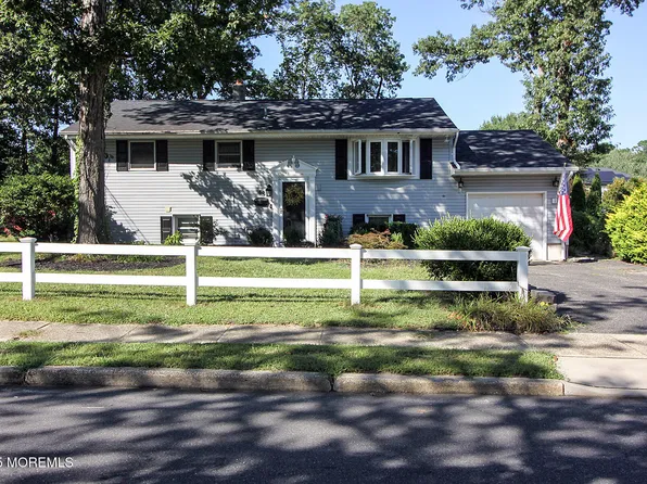 43 Darien Road, Howell, NJ 07731