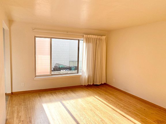 5th image of 2609 Judah St