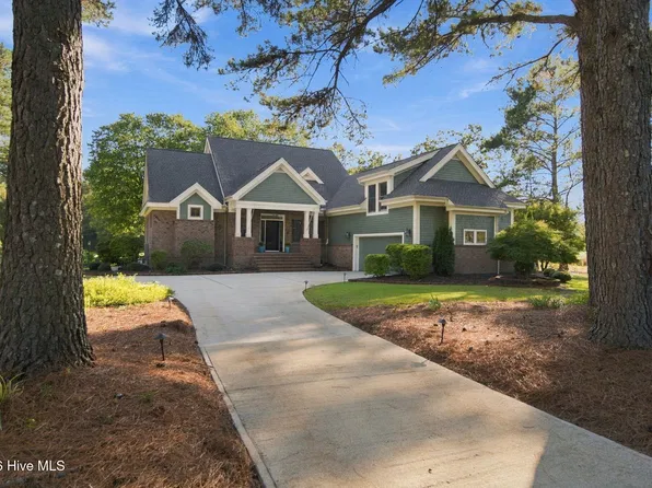 112 Cedar Court, Wallace, NC 28466