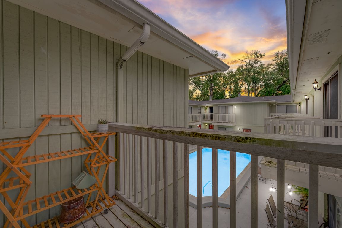 Portland Ave 7 - VT-001