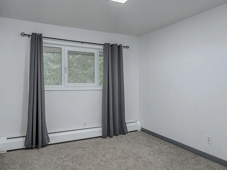1421 Kent Ct — Photo 27