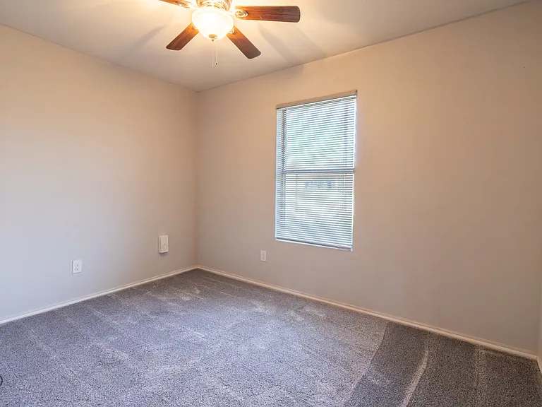 1218 Newman Ave — Photo 14