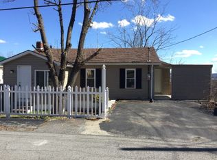 102 Combs St, Beckley, WV 25801