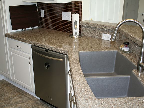 Jumbo Granite Sink w/ Removable Cutting Board, Pulldown Faucet & Dishwasher