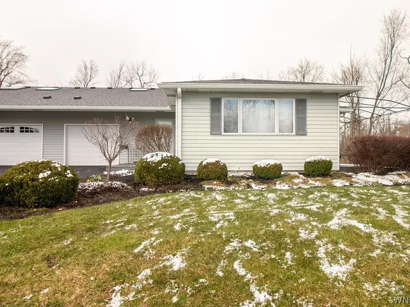 5861 Goodrich Rd APT 12C, Clarence Center, NY 14032