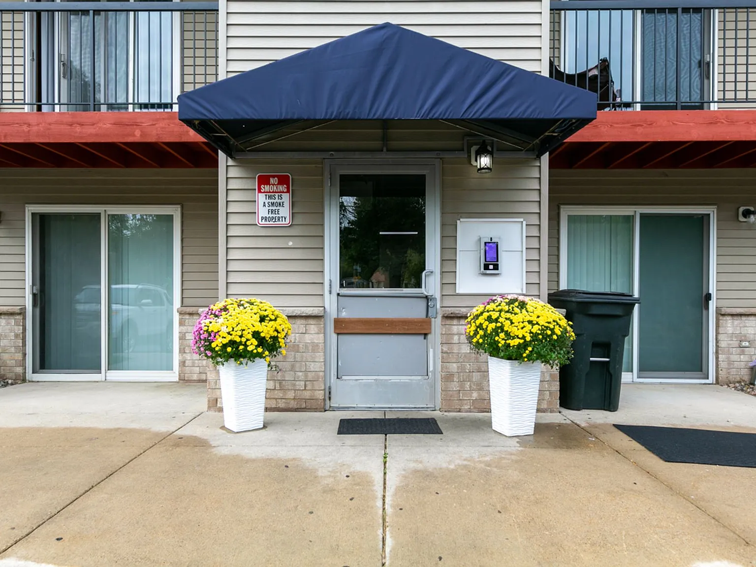The Manor at Med City — Photo 3