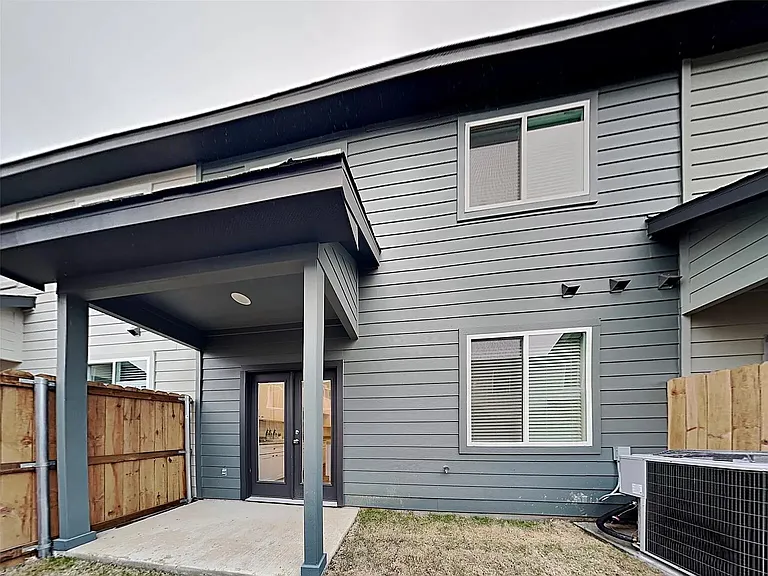 603 Briarwood Ln — Photo 9