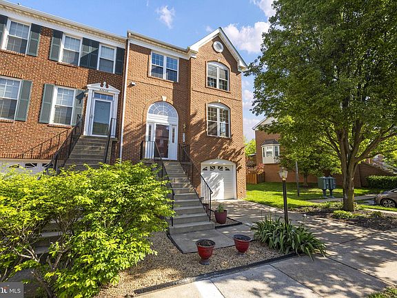 2nd image of 43858 Sandburg Sq