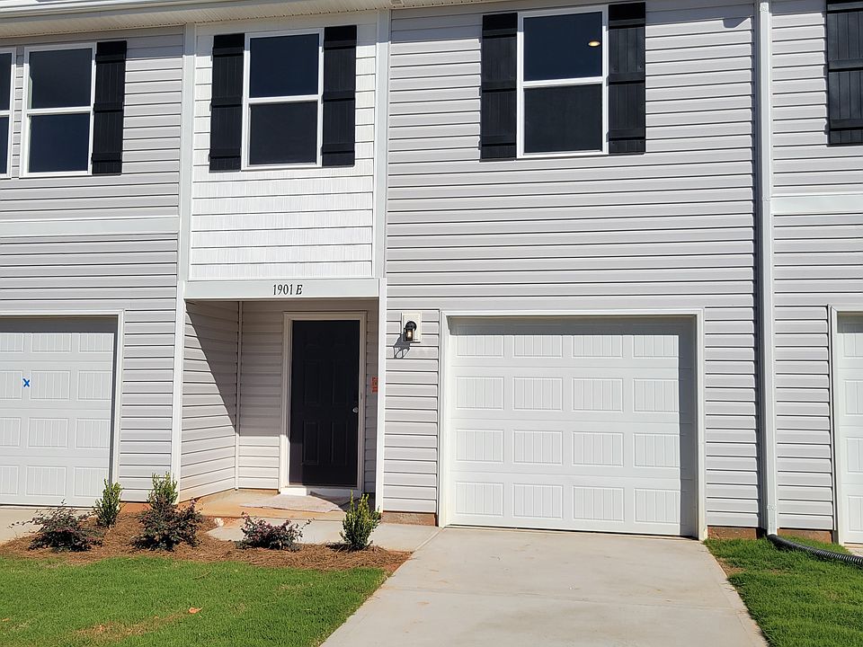 1st image of 1901 E Prosperity Dr