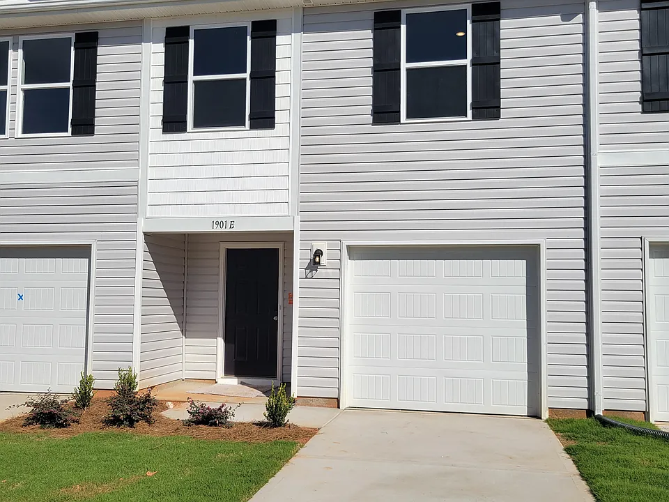 1901 E Prosperity Dr
