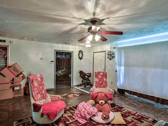 4th image of 717 Ellen St
