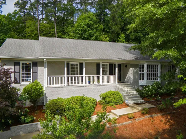 2313 Garland Dr, Vestavia Hills, AL 35216