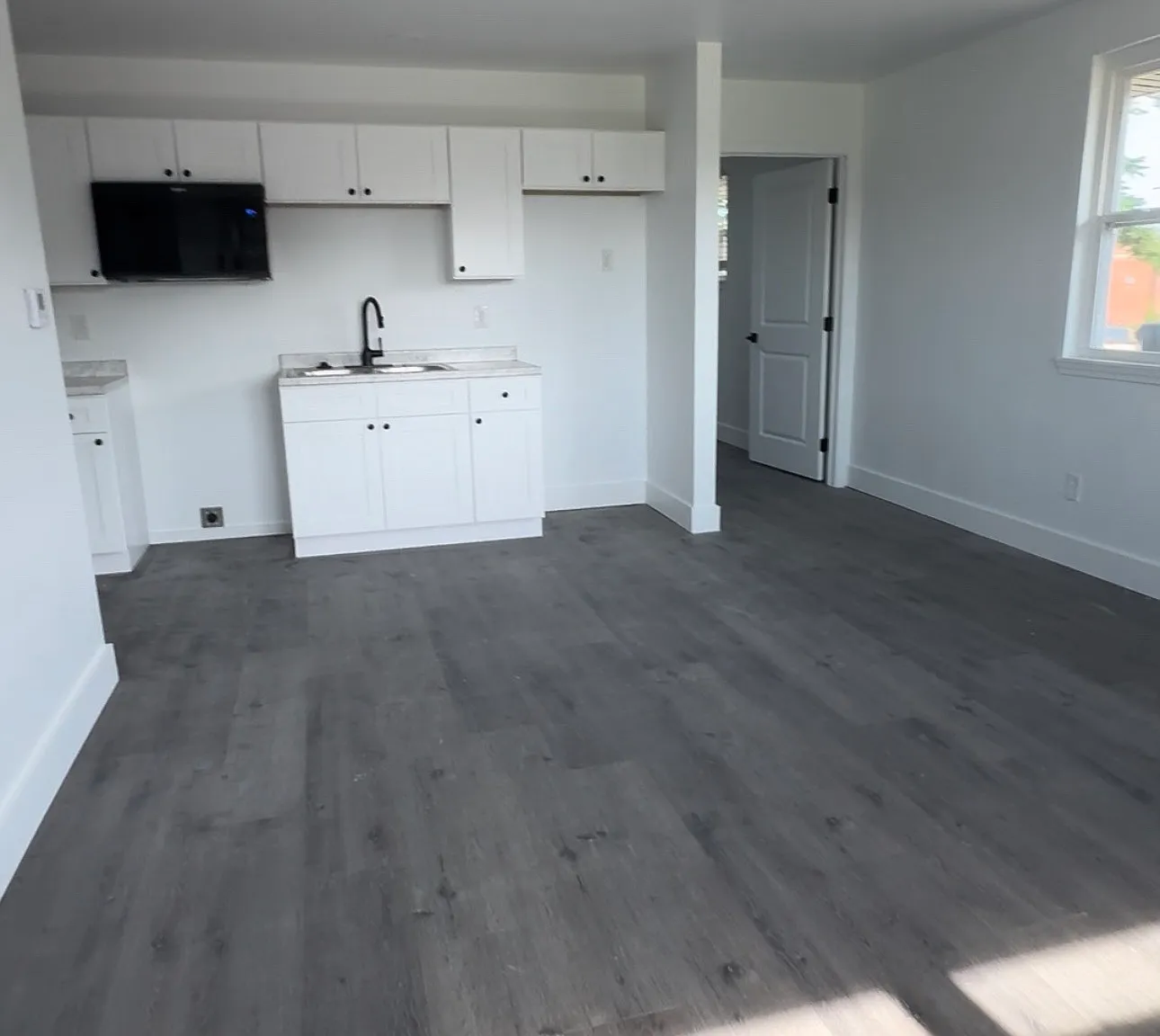 1 bed, $980 — Photo 3