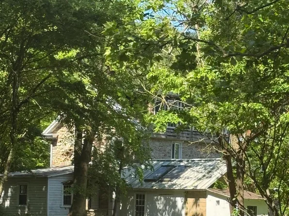 220 Club Rd, Oley, PA 19547