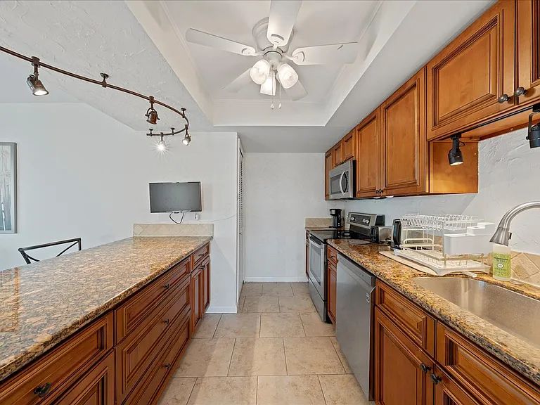 1 Windrush Blvd #98 — Photo 31