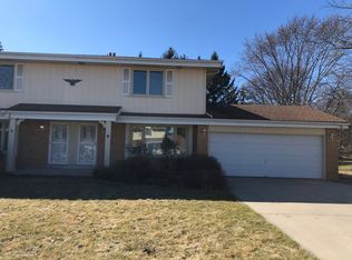 4055 Fountain Plaza Dr, Brookfield, WI 53005