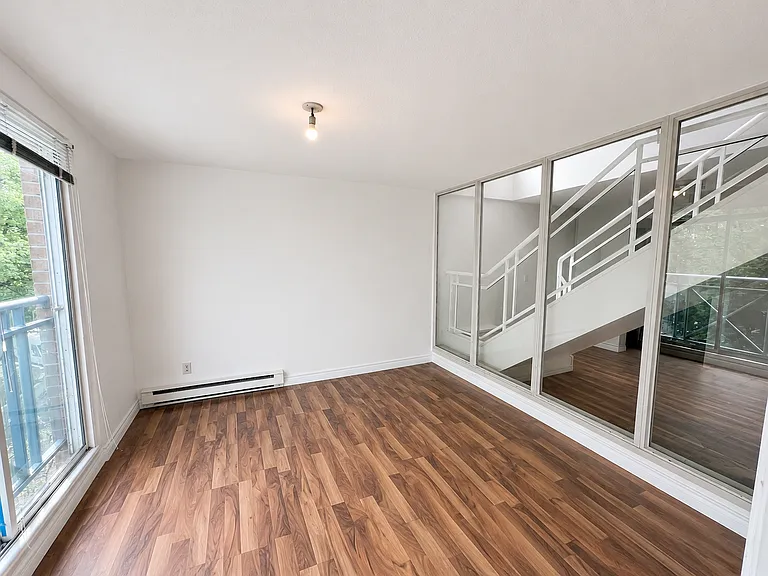 2628 Ash St #308 — Photo 4