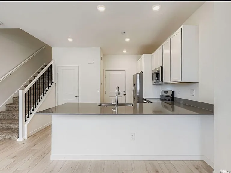 8945 Whiteclover St — Photo 3